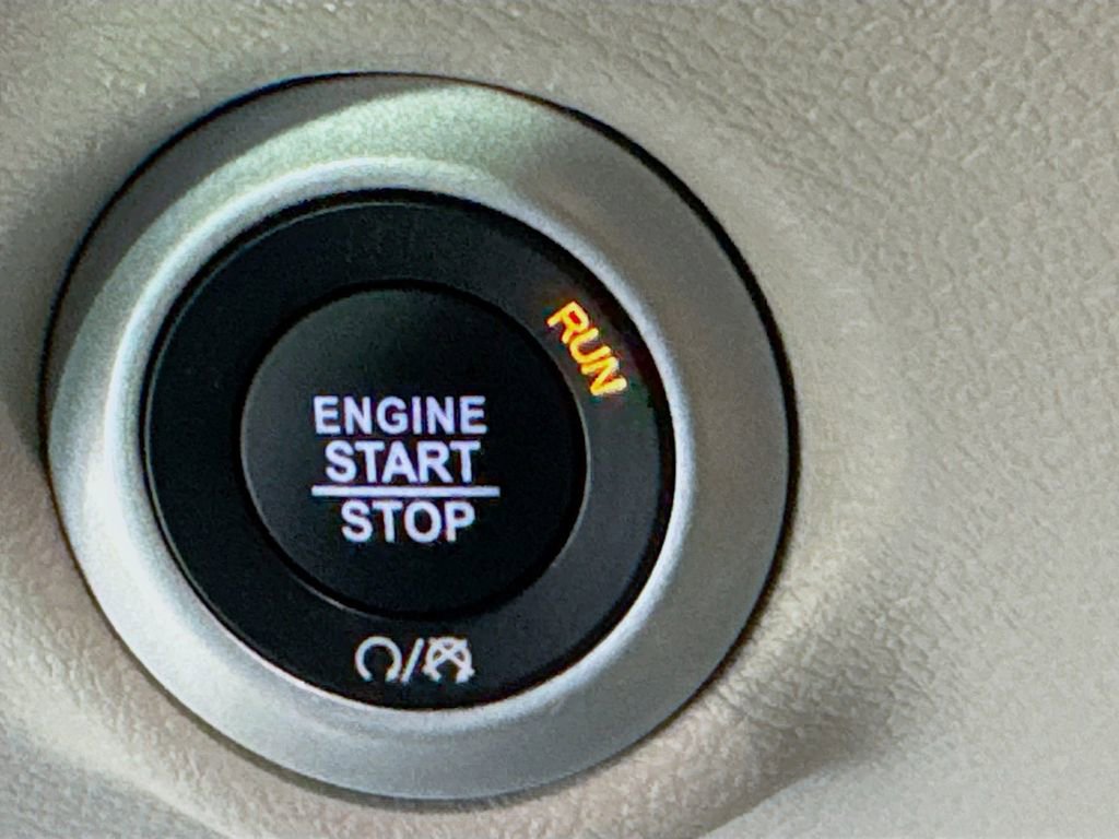 Used 2024 Chrysler Pacifica Touring-L FWD image 20