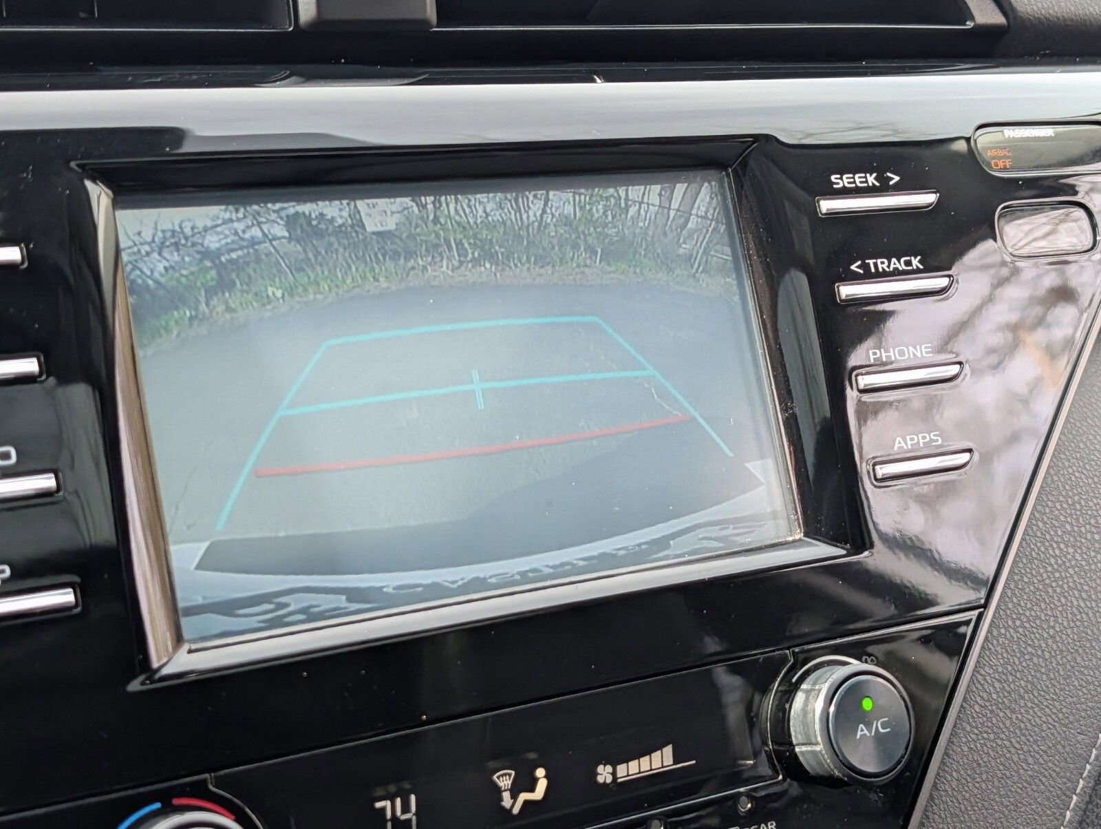 Used 2019 Toyota Camry SE image 7