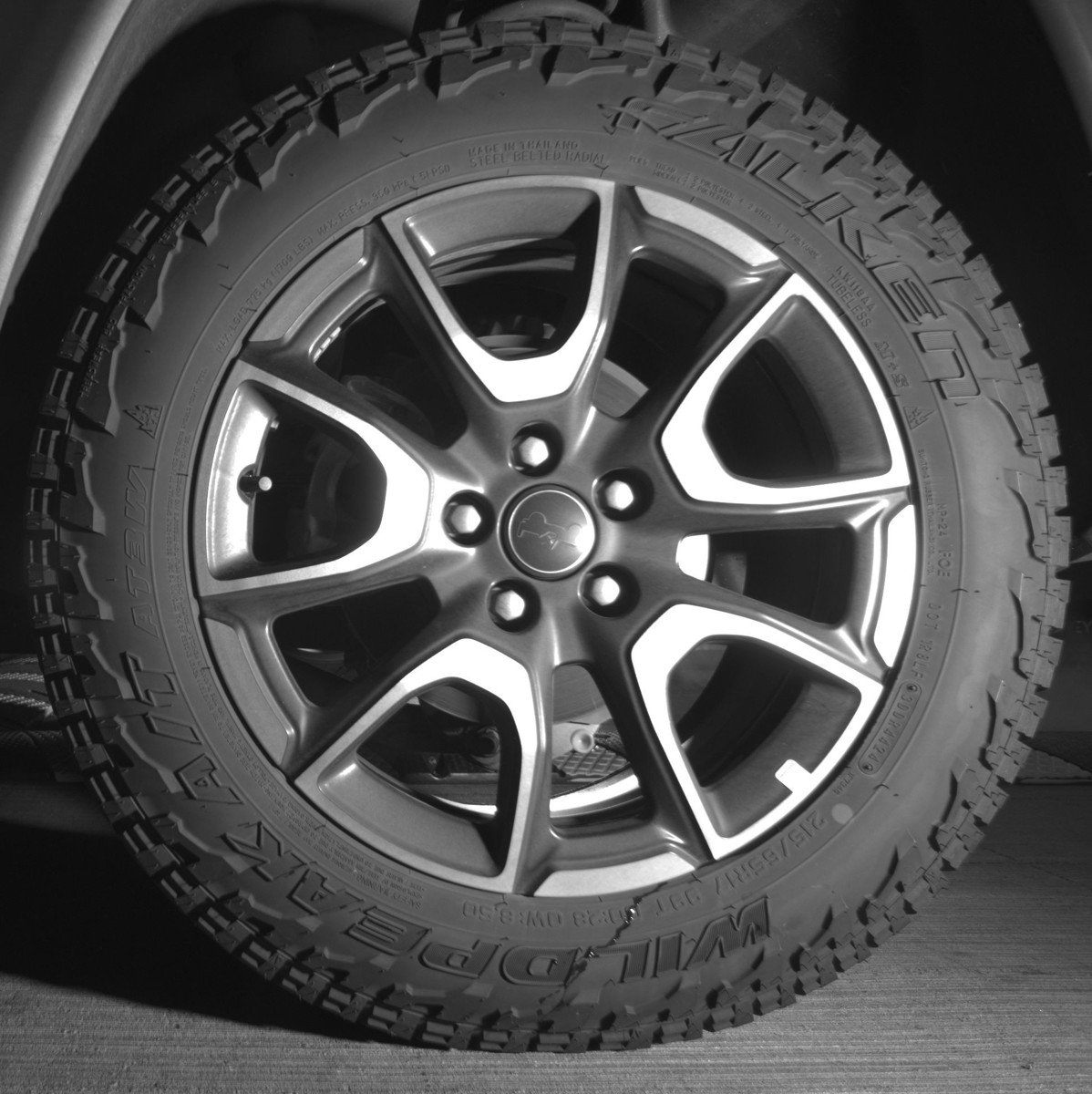 Used 2025 Jeep Compass Trailhawk image 14