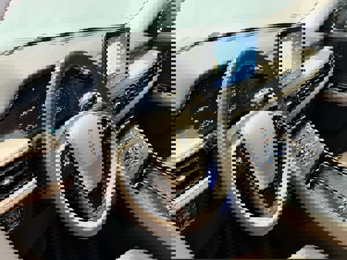 Used 2022 Lincoln Aviator Reserve w/ Equipment Group 201A image 14