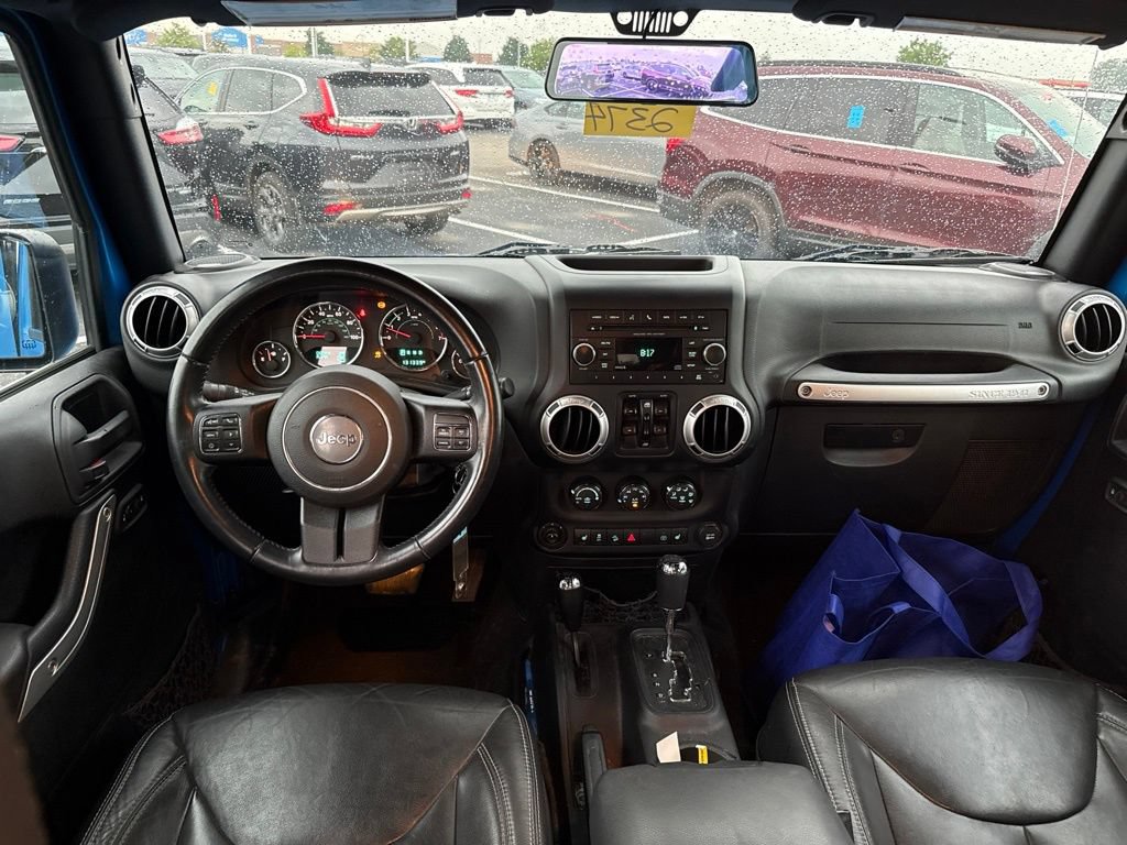 Used 2016 Jeep Wrangler Unlimited Sahara w/ Connectivity Group AWD/4WD image 19