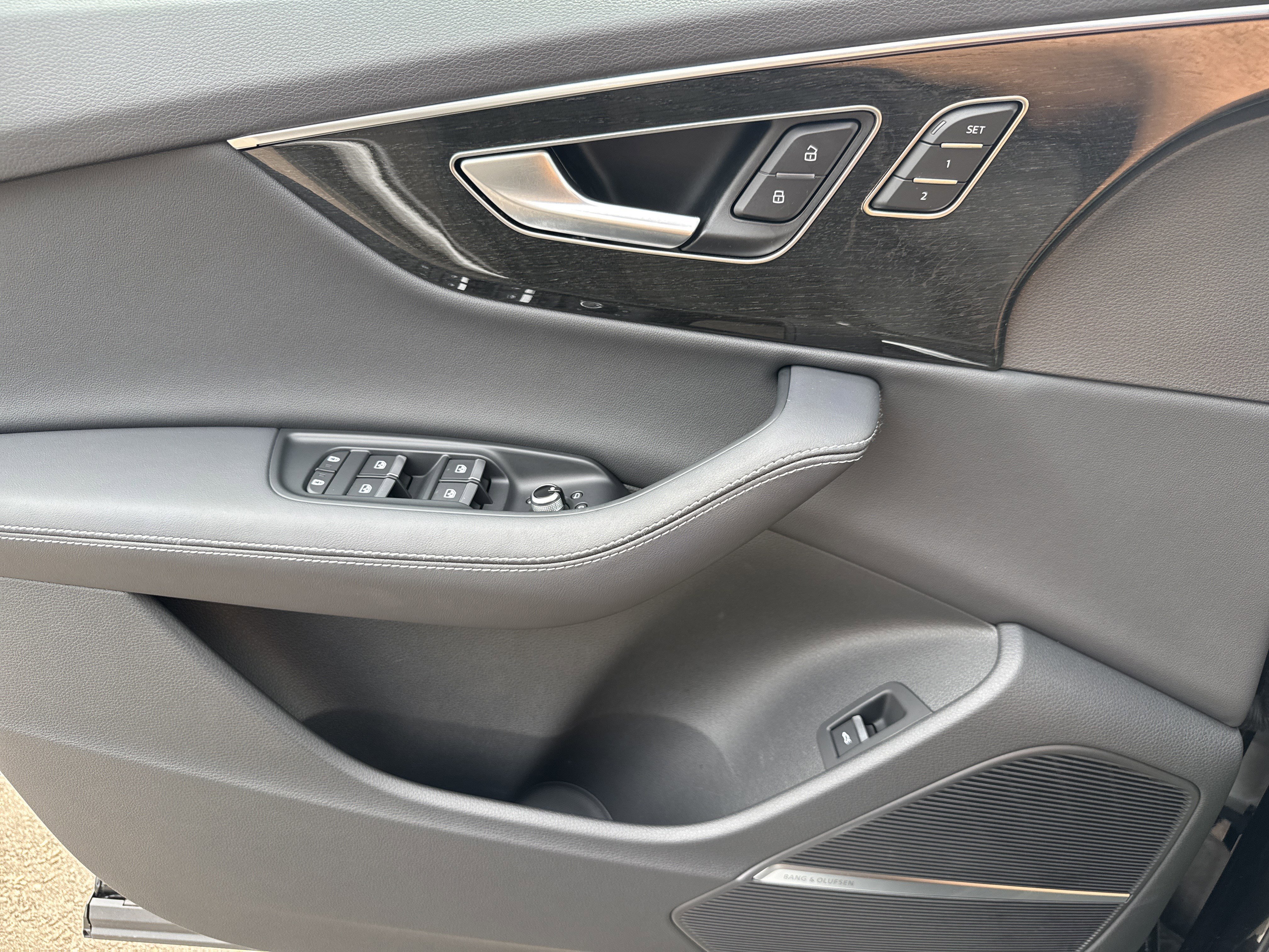 Certified 2025 Audi Q7 3.0T Prestige image 9