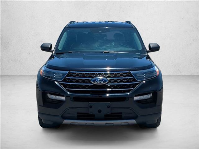 Used 2023 Ford Explorer XLT w/ Equipment Group 202A RWD image 2