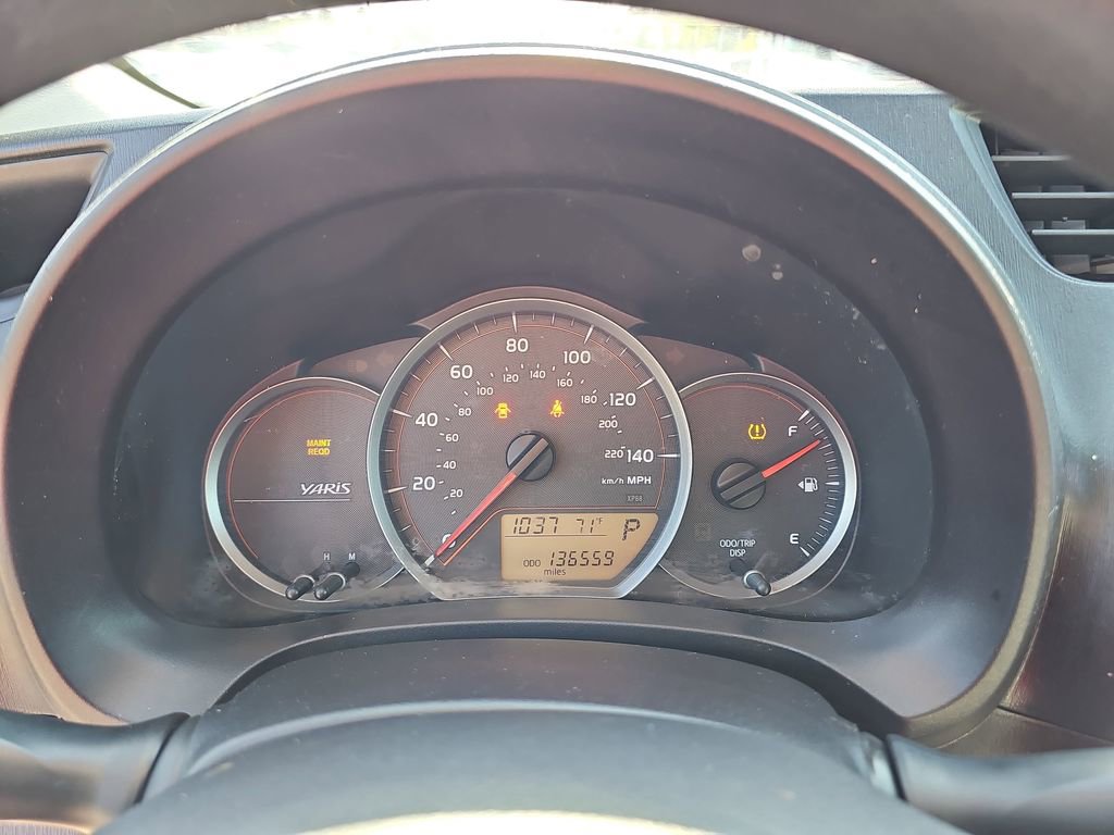 Used 2012 Toyota Yaris L image 20