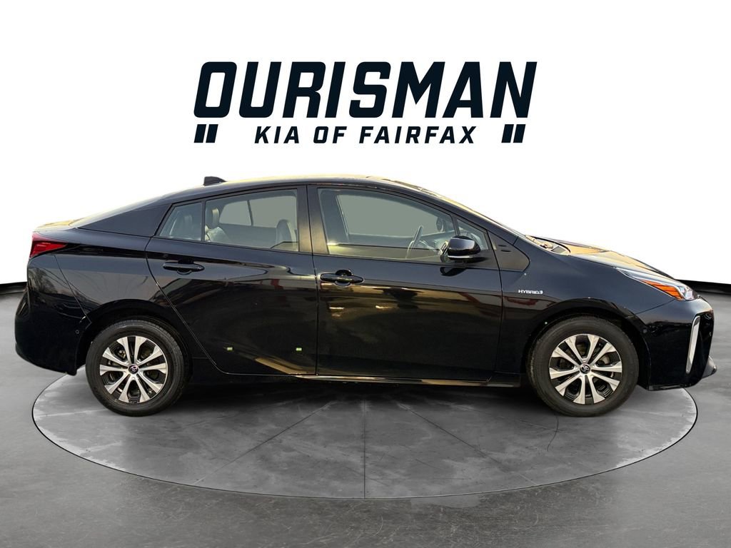 Used 2022 Toyota Prius XLE image 7