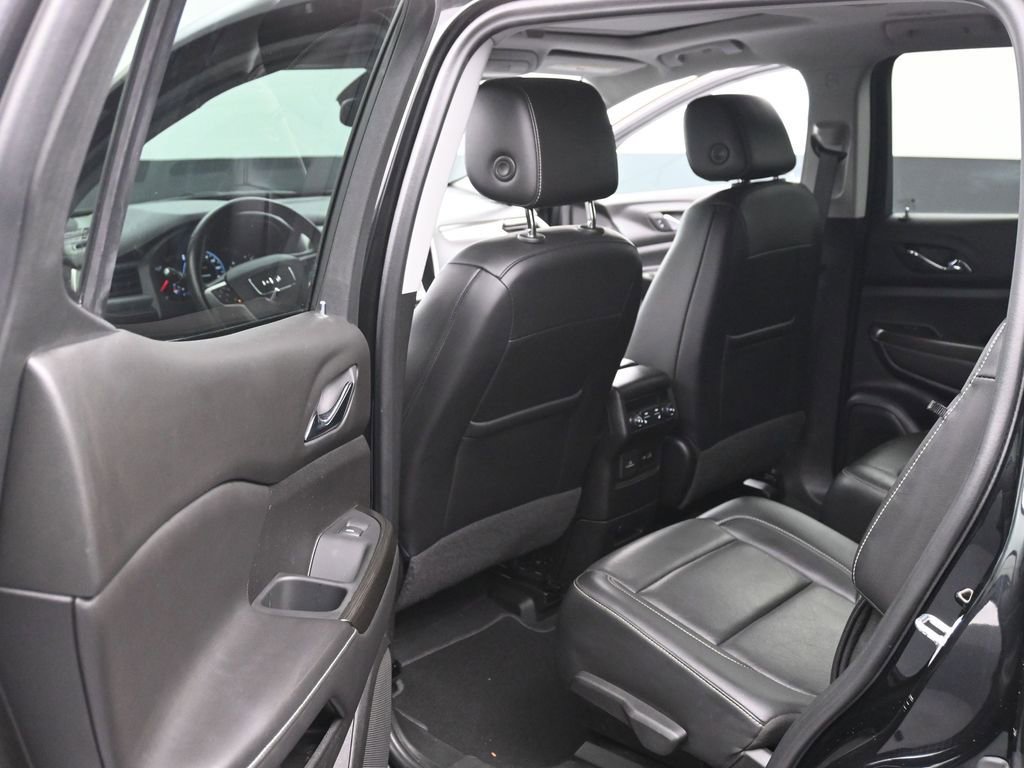 Used 2022 GMC Acadia SLT w/ Technology Package image 13