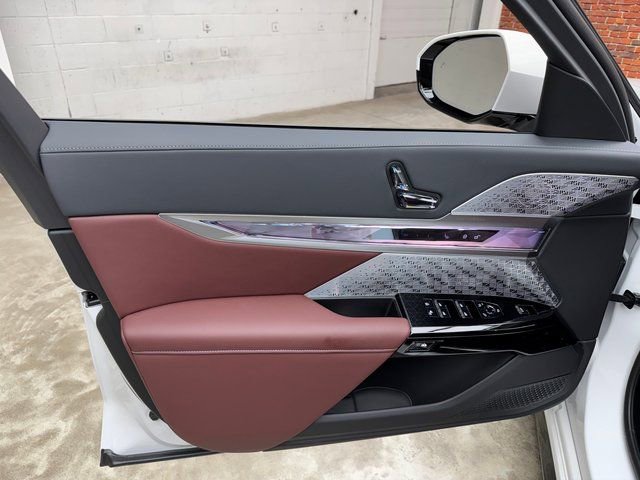 Used 2026 BMW 740i xDrive w/ Executive Package image 10