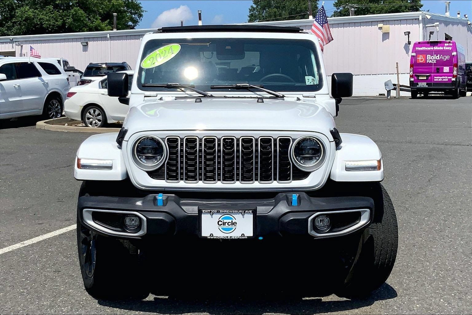 Certified 2024 Jeep Wrangler Unlimited Sahara w/ Technology Group AWD/4WD image 3