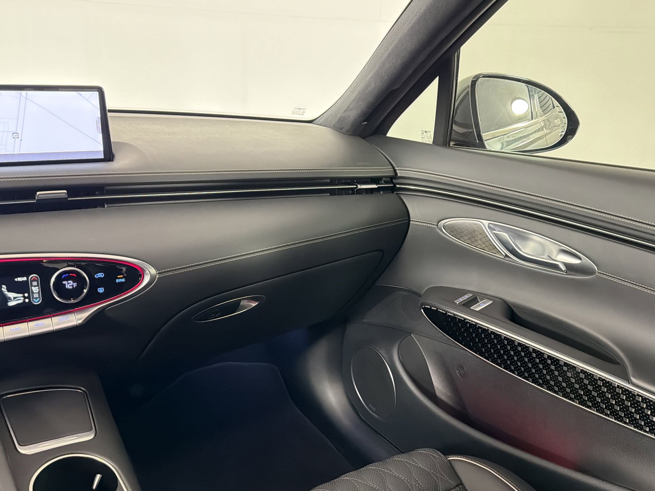 Used 2024 Genesis GV70 3.5T Sport w/ Sport Prestige Package image 28