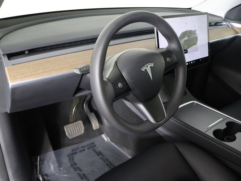 Used 2025 Tesla Model Y Long Range AWD/4WD image 30