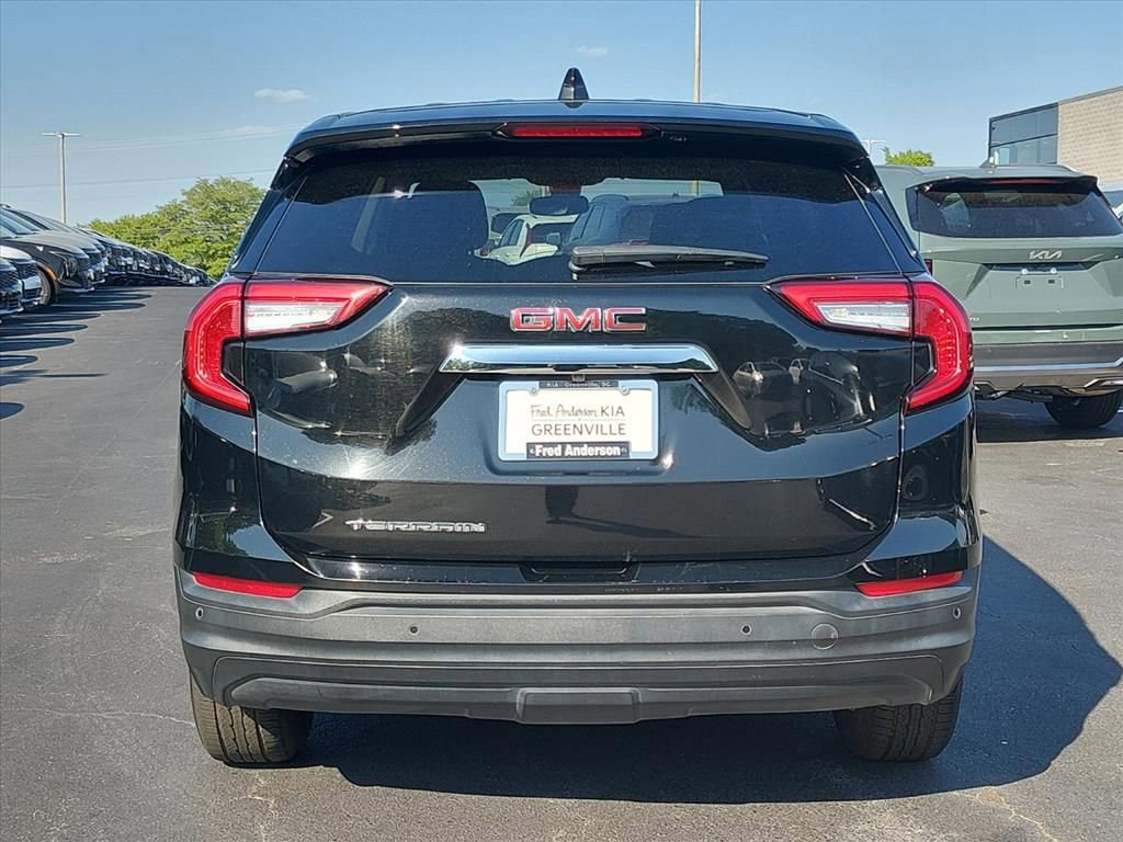 Used 2022 GMC Terrain SLE FWD image 5