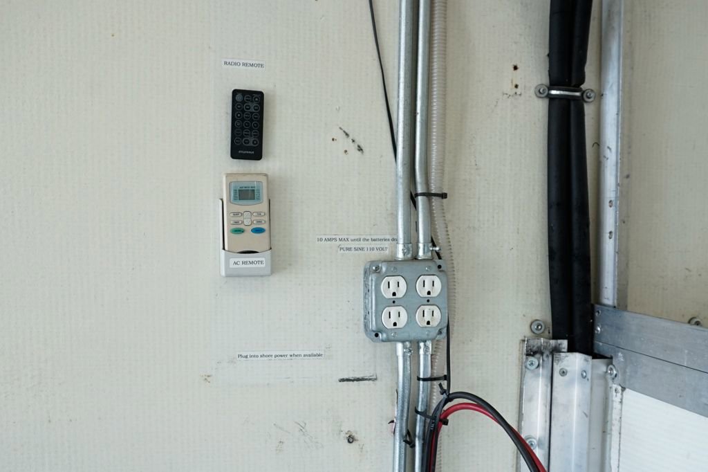 Used 2015 Ford F550 2WD Regular Cab Super Duty image 12