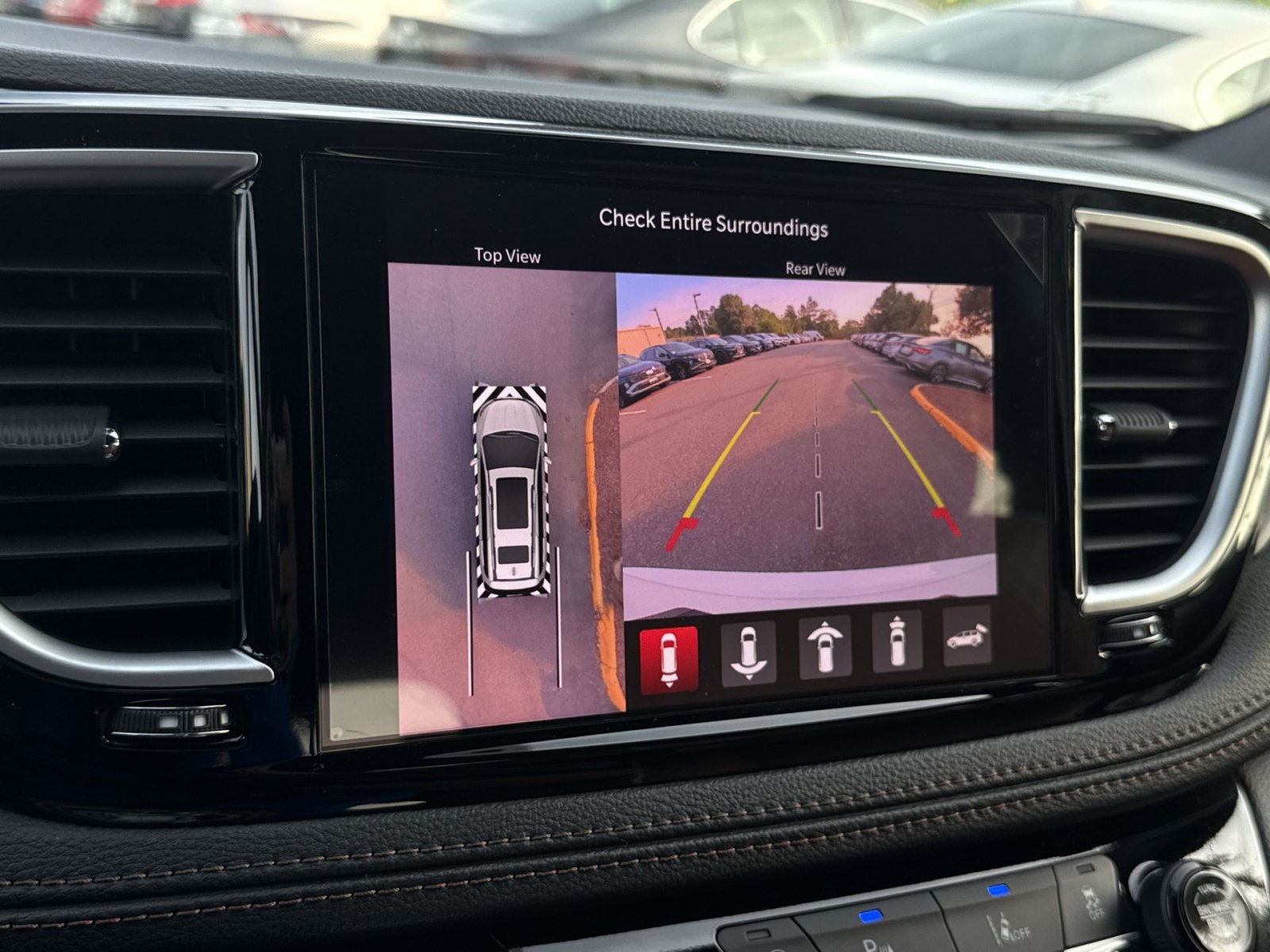 Used 2026 Chrysler Pacifica Pinnacle FWD image 19