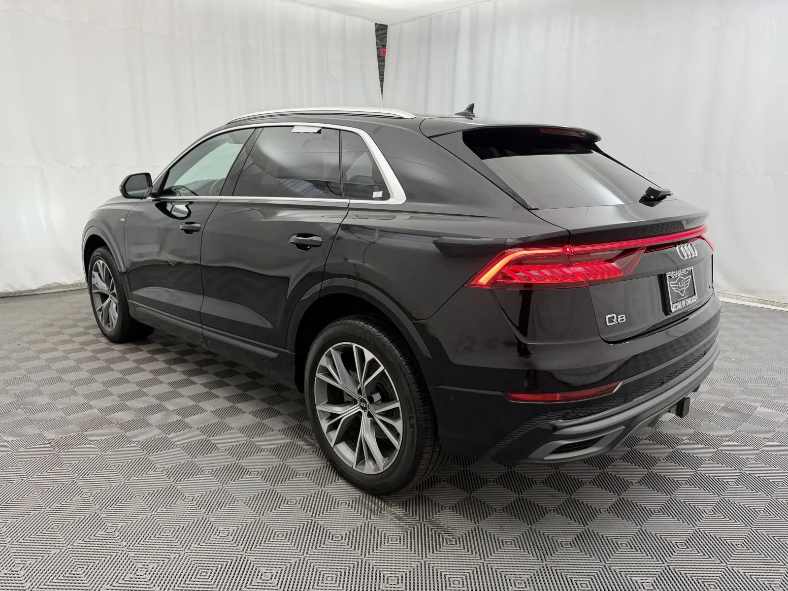 Used 2022 Audi Q8 Prestige AWD/4WD image 7