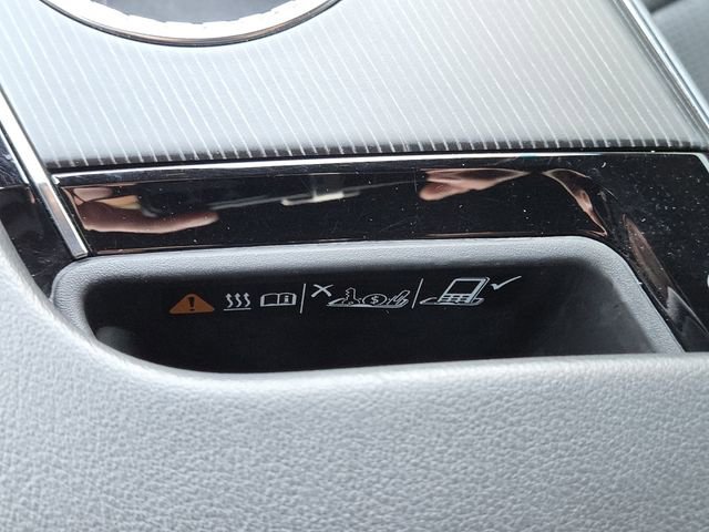 Used 2024 Cadillac Lyriq Luxury AWD/4WD image 8