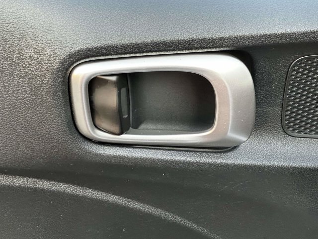 Used 2025 Hyundai Venue SEL FWD image 16