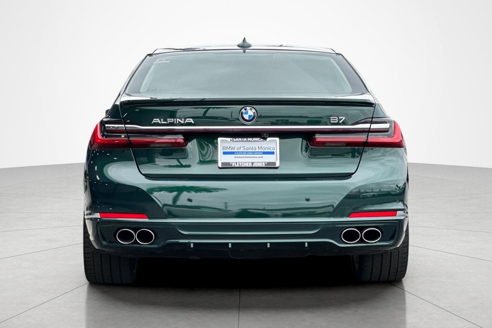 Used 2022 BMW ALPINA B7 xDrive w/ Luxury Rear Seating Package AWD/4WD image 4