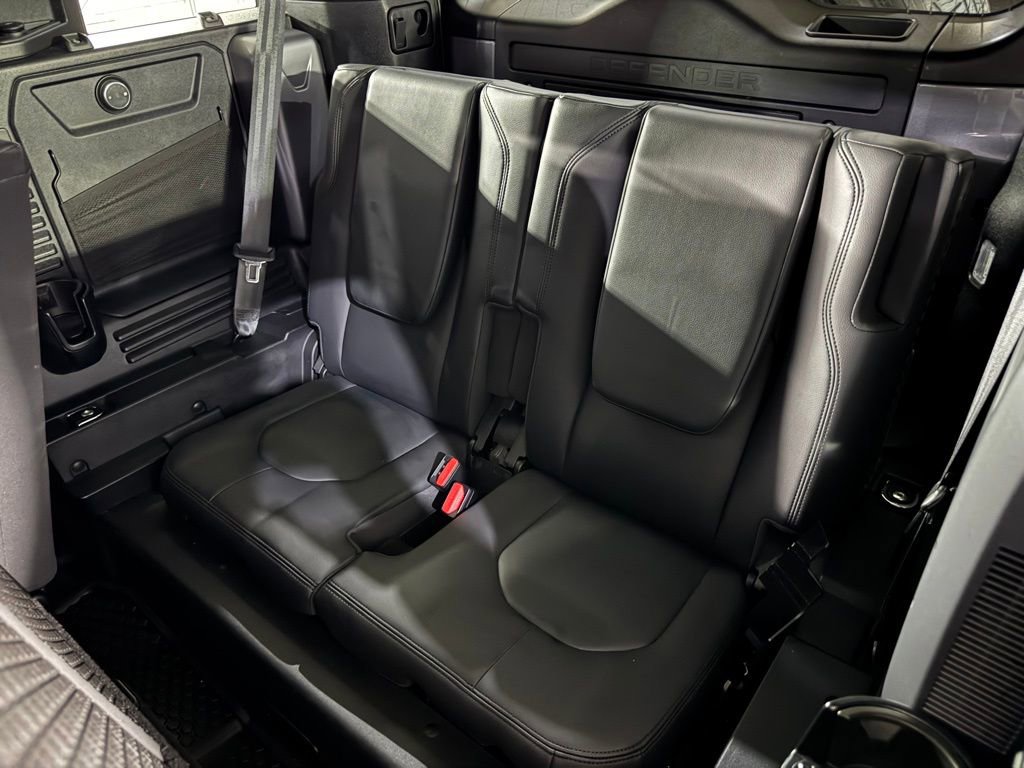 Used 2022 Land Rover Defender 110 X-Dynamic SE AWD/4WD image 46