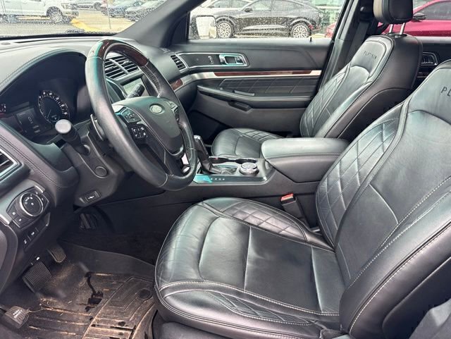 Used 2018 Ford Explorer Platinum AWD/4WD image 9