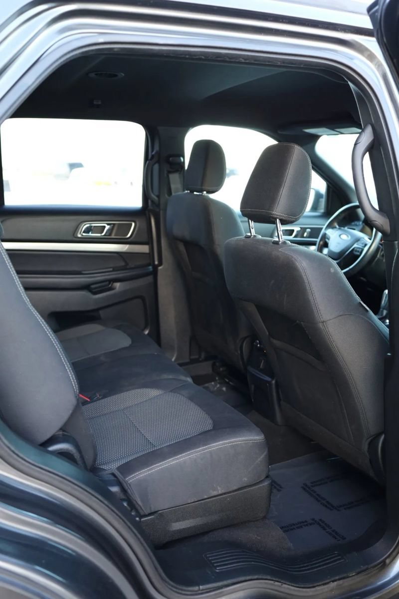 Used 2018 Ford Explorer XLT w/ Equipment Group 201A FWD image 46