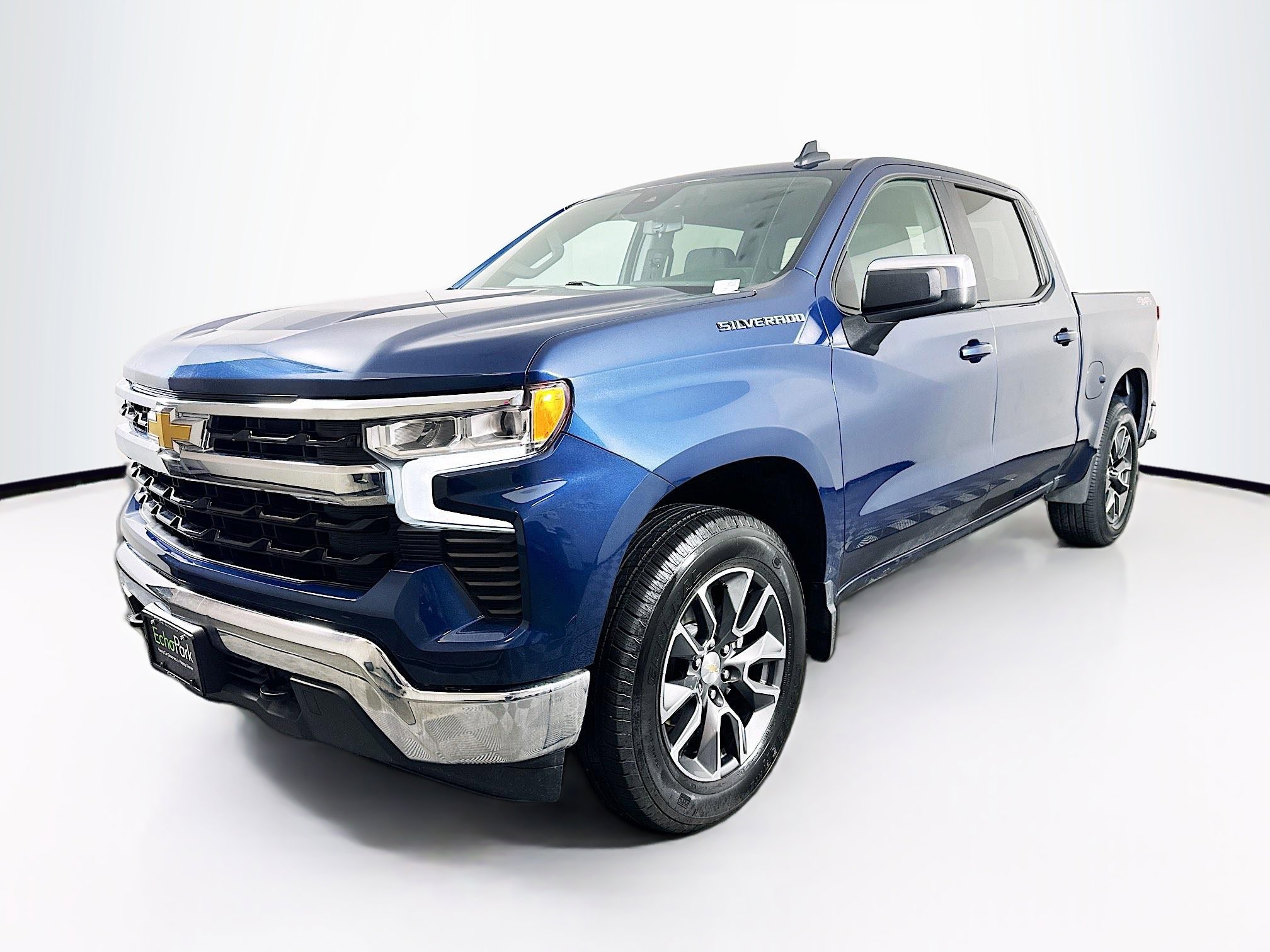 Used 2023 Chevrolet Silverado 1500 LT image 3