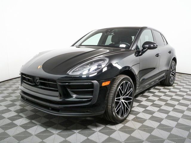 Certified 2023 Porsche Macan Turbo image 1