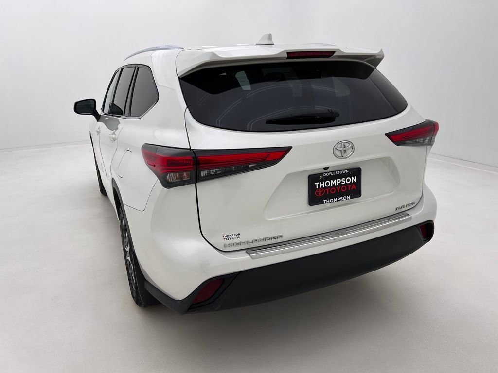 Used 2020 Toyota Highlander XLE image 8