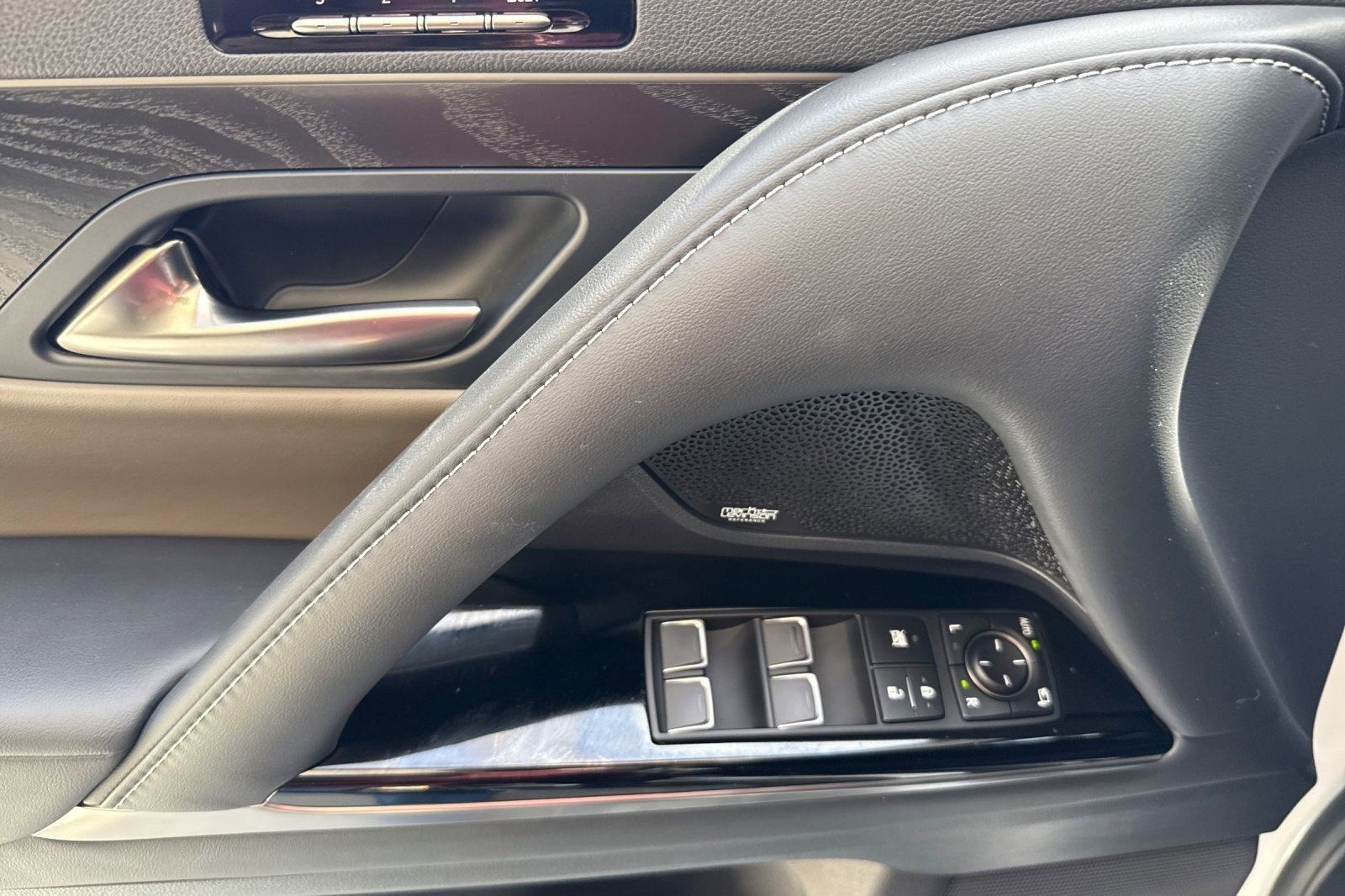 New 2026 Lexus LX 700h Overtrail image 13