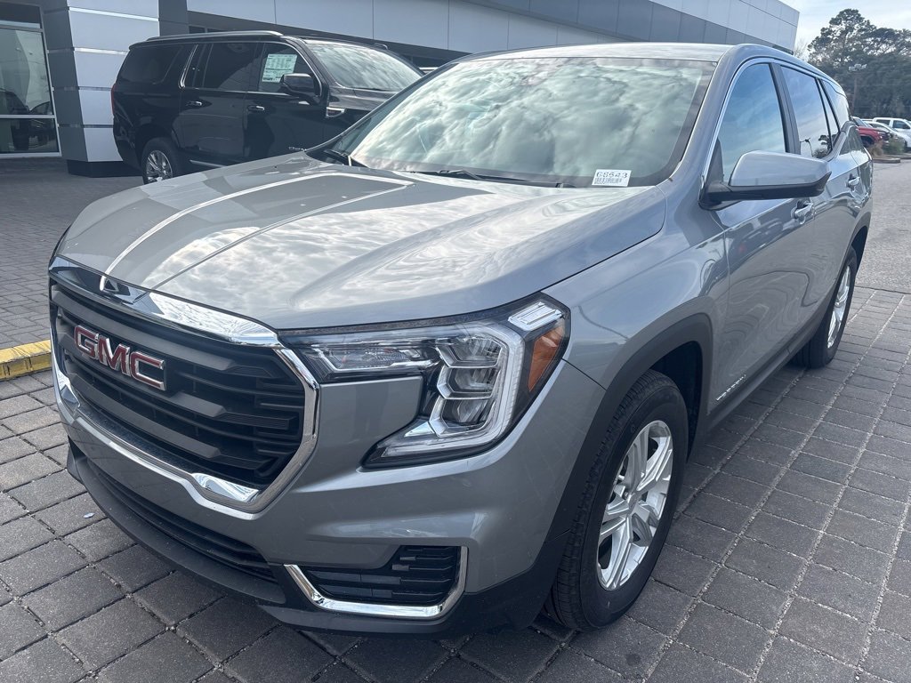 Used 2024 GMC Terrain SLE image 9