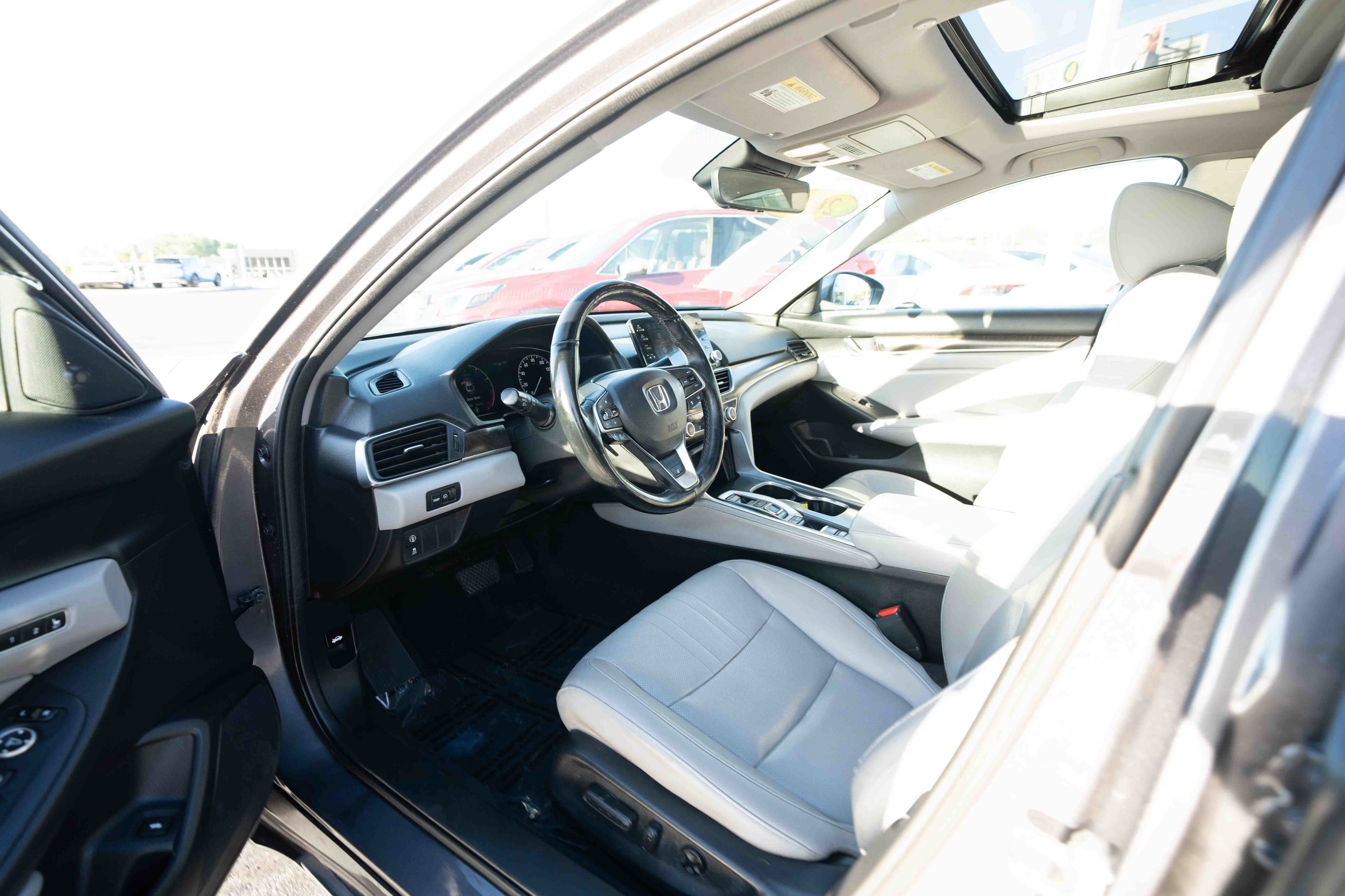 Used 2018 Honda Accord EX-L image 8