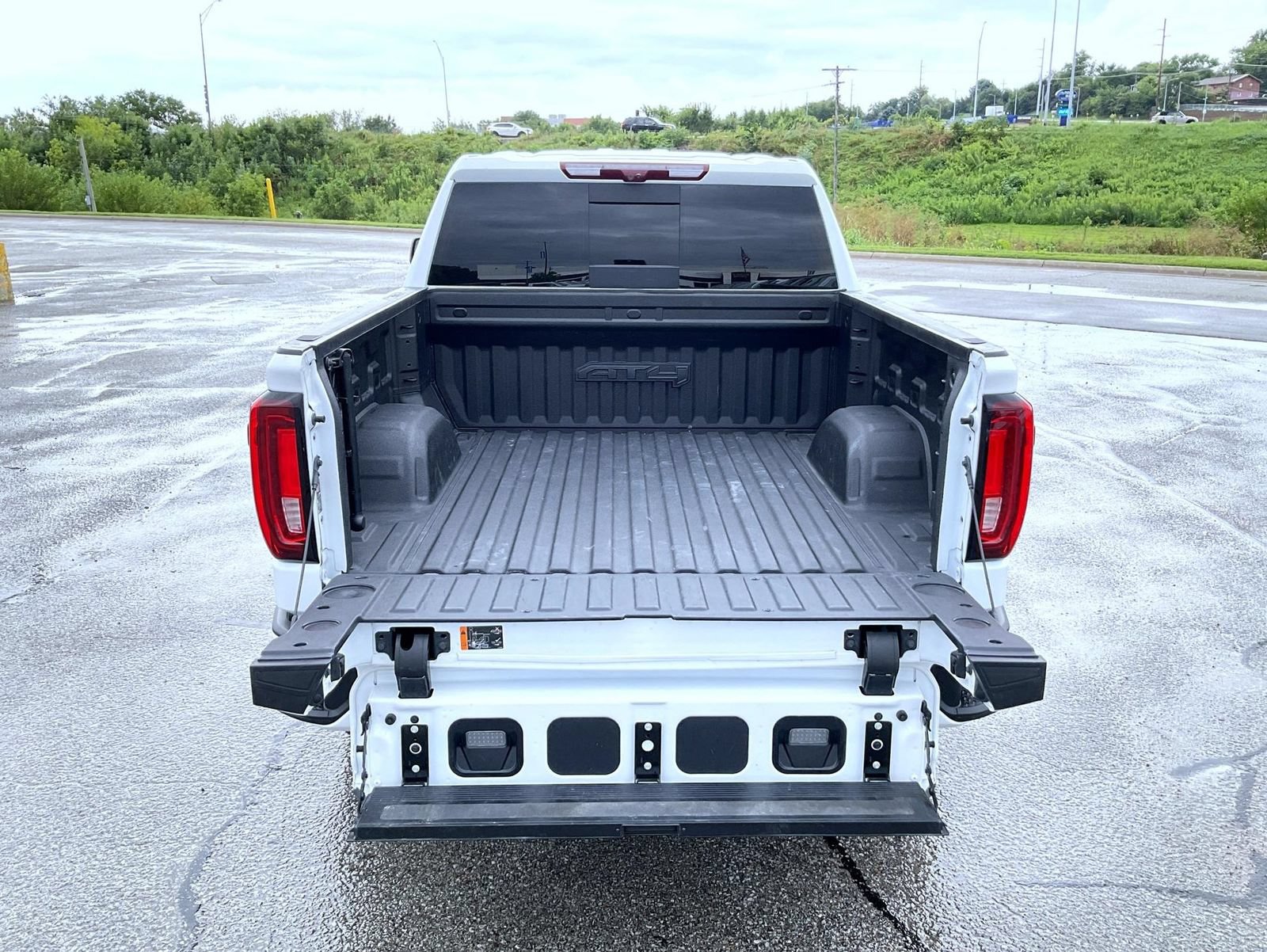 Certified 2024 GMC Sierra 1500 AT4 w/ Technology Package AWD/4WD image 23