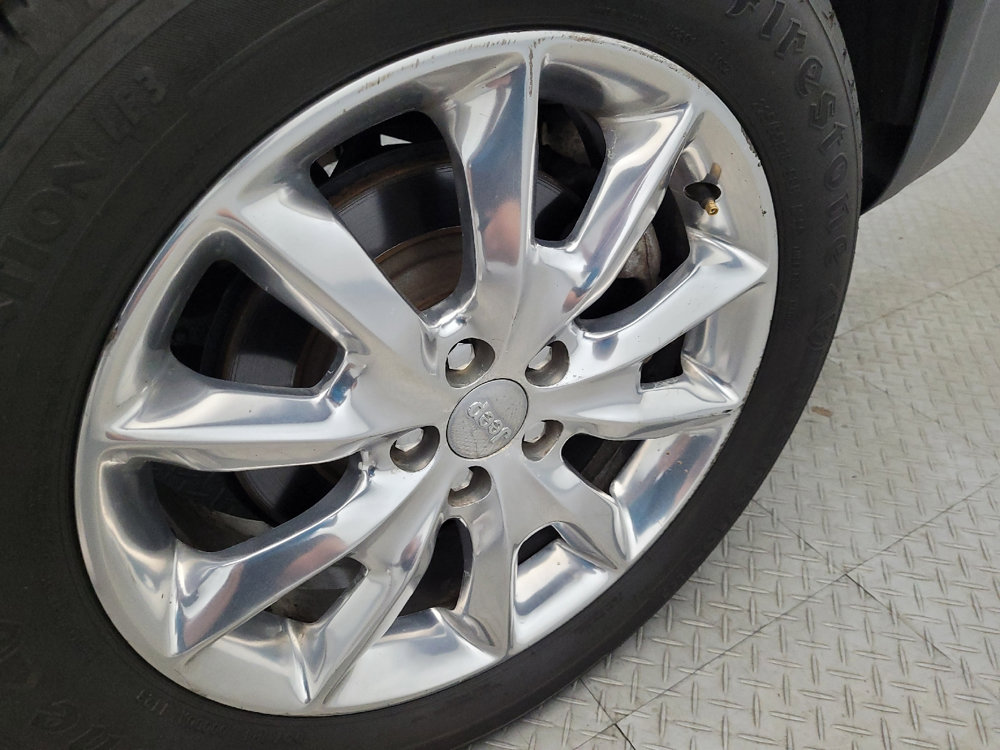 Used 2015 Jeep Cherokee Limited AWD/4WD image 31