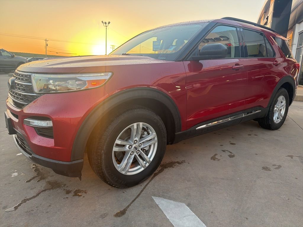 Used 2020 Ford Explorer XLT w/ Equipment Group 202A image 7