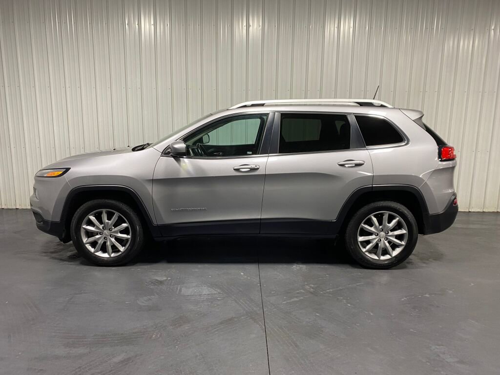 Used 2018 Jeep Cherokee Limited image 4
