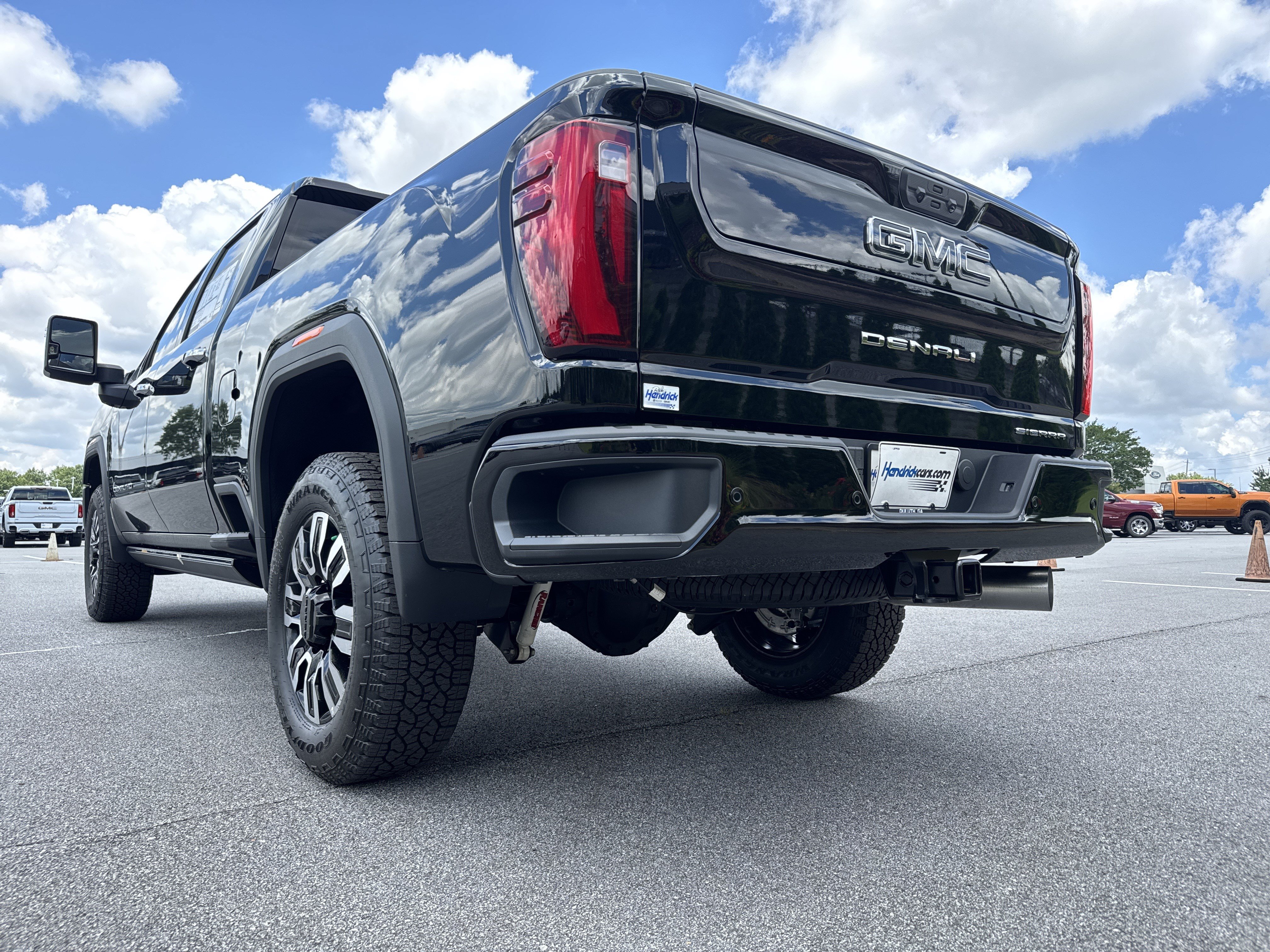New 2026 GMC Sierra 2500 Denali Ultimate AWD/4WD image 8