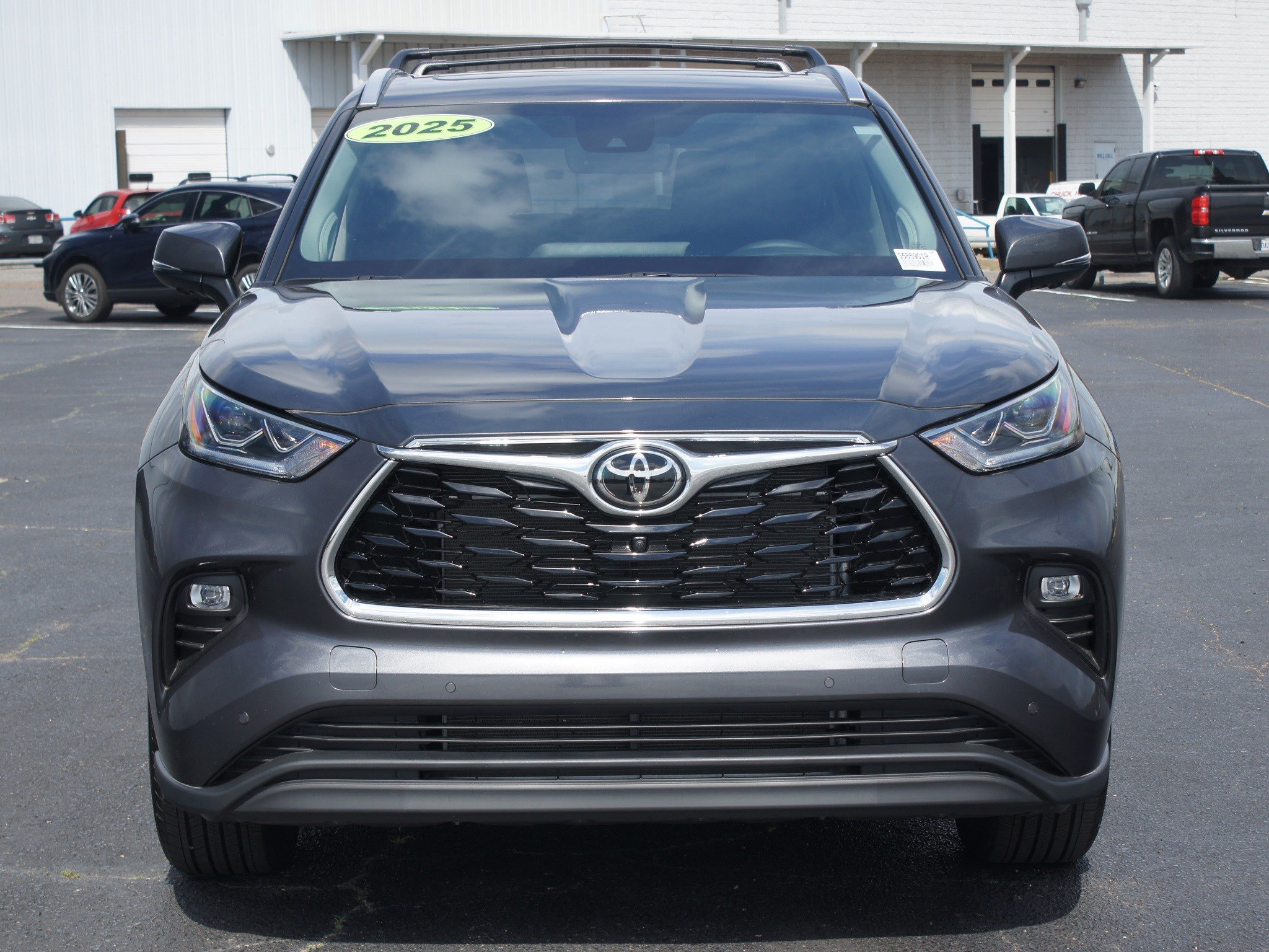 Used 2025 Toyota Highlander Limited AWD/4WD image 26