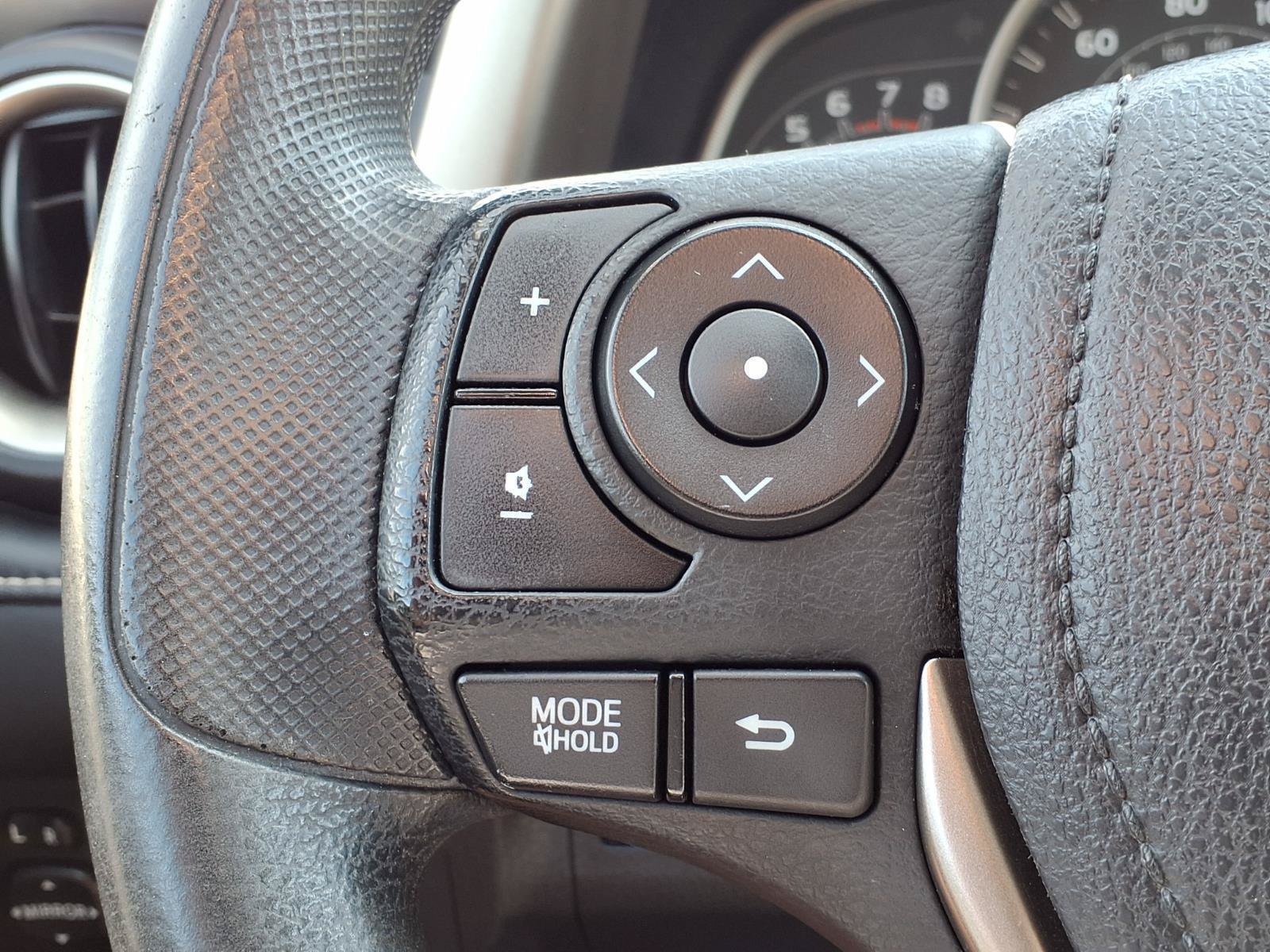 Used 2013 Toyota RAV4 XLE AWD/4WD image 28