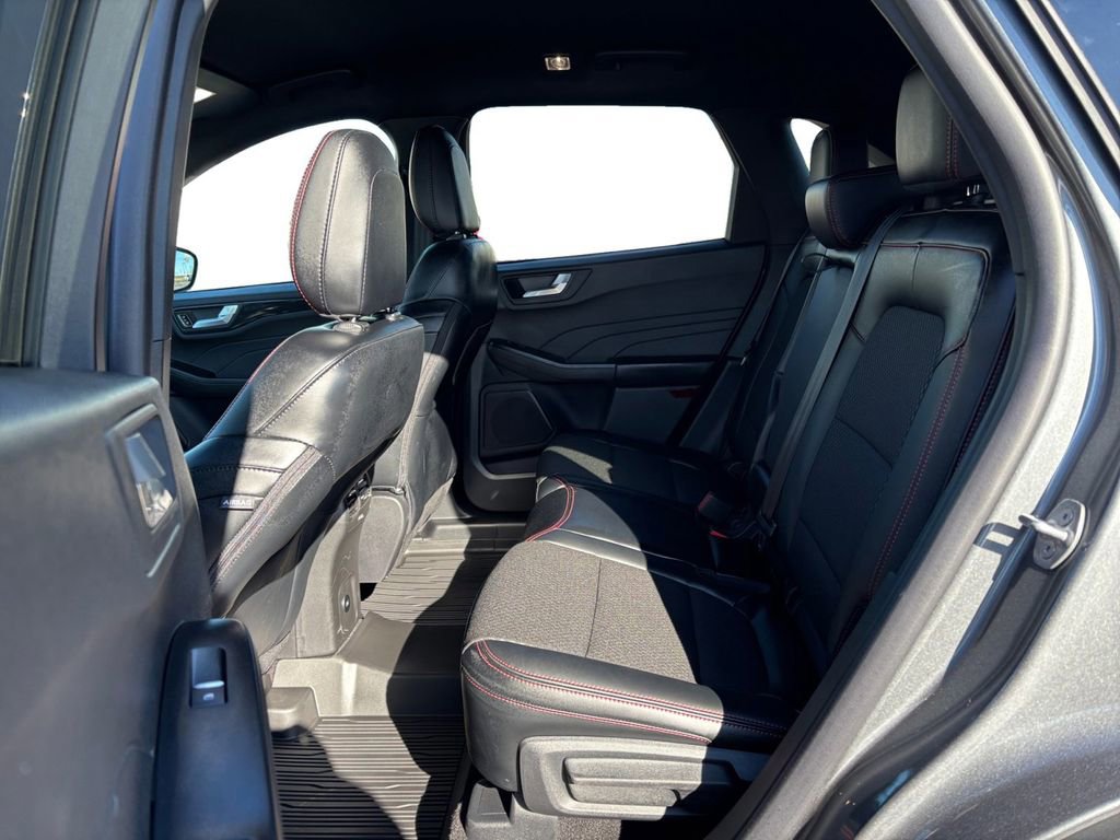 Used 2025 Ford Escape ST-Line w/ Equipment Group 301A image 21