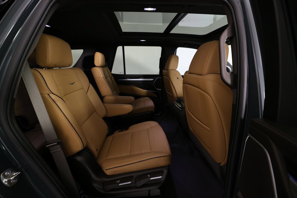 Used 2026 Cadillac Escalade Luxury w/ Touring Package AWD/4WD image 11