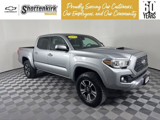 Used 2019 Toyota Tacoma TRD Sport image 1