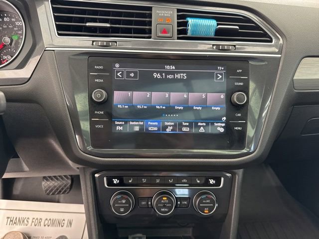 Used 2021 Volkswagen Tiguan SE w/ Panoramic Sunroof Package AWD/4WD image 24
