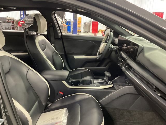 Used 2025 Kia K4 GT-Line w/ GT-Line Premium Package FWD image 14