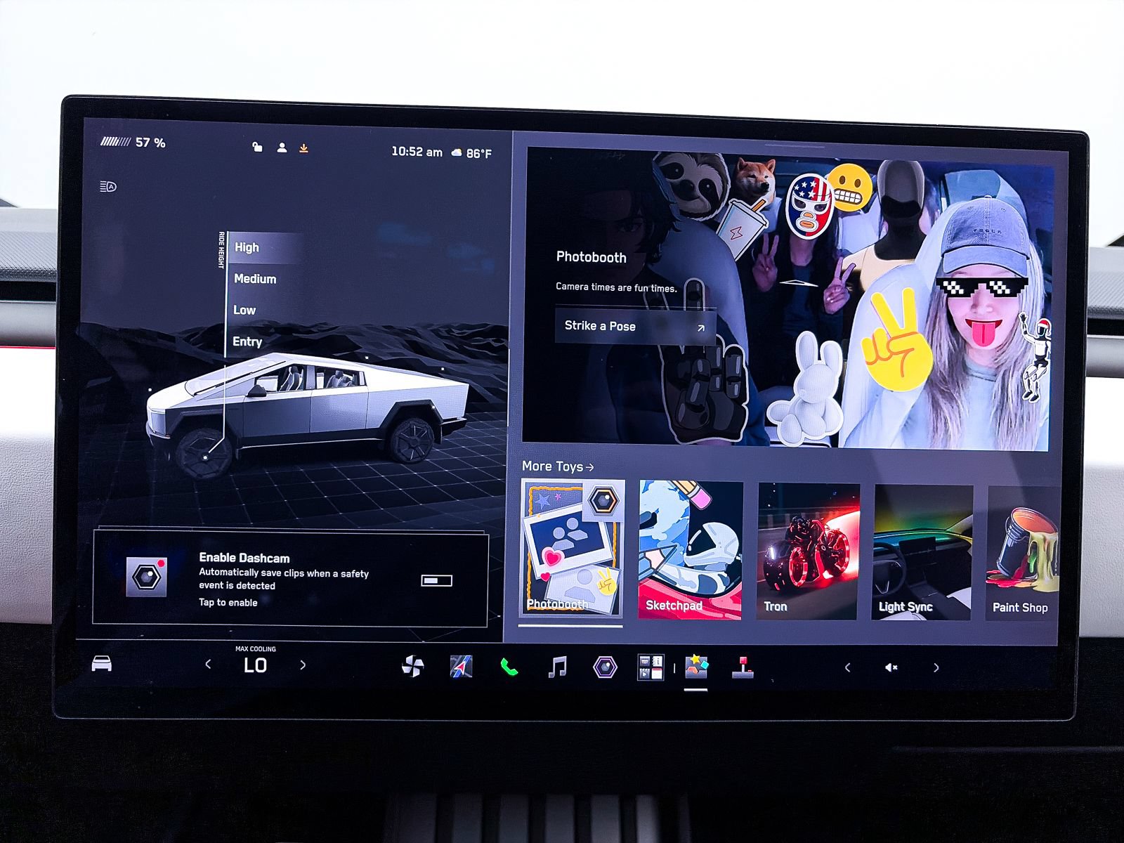Used 2024 Tesla Cybertruck AWD Crew Cab image 8