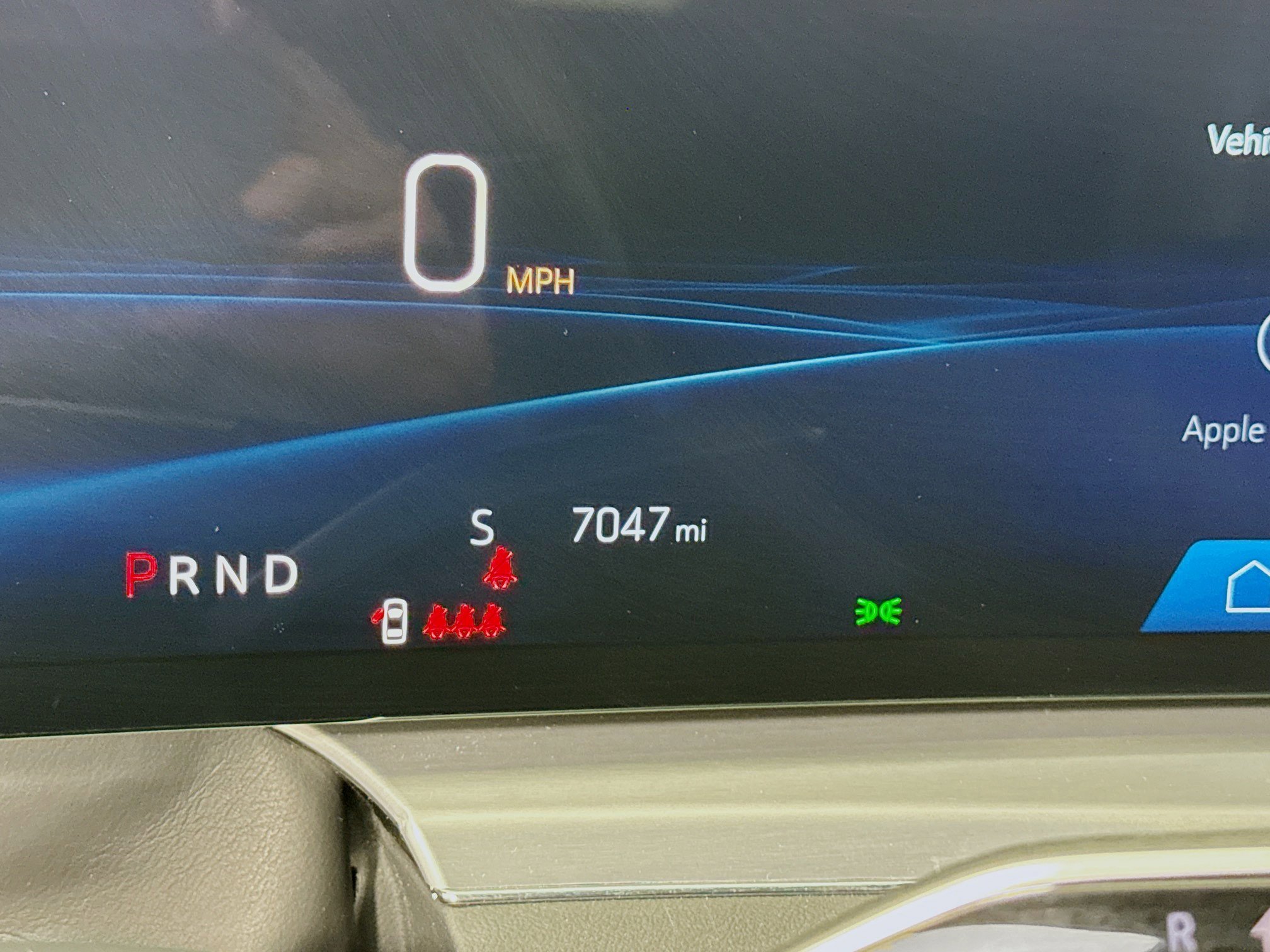 Used 2025 Cadillac Lyriq Luxury RWD image 12