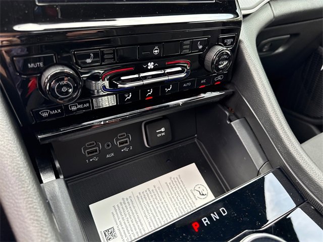 New 2025 Jeep Grand Cherokee L Laredo w/ Luxury Tech Group I image 23