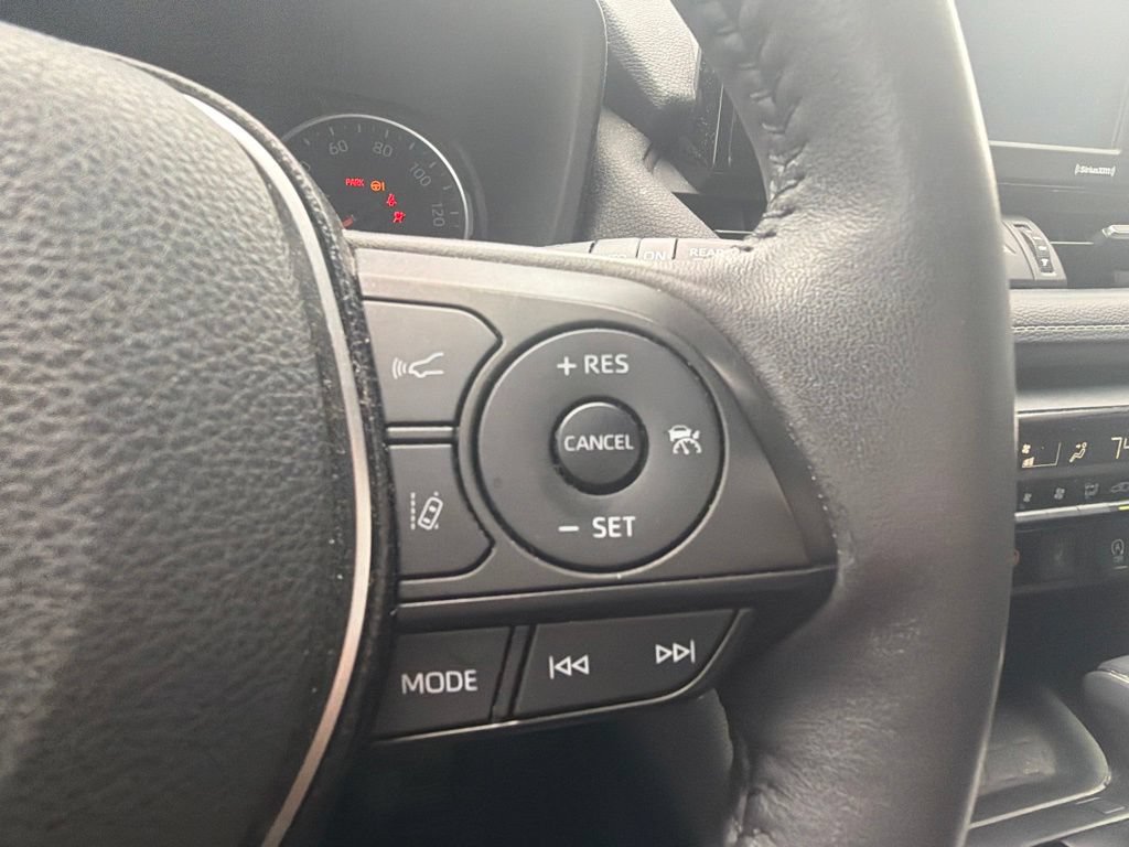 Used 2020 Toyota RAV4 XLE Premium FWD image 12