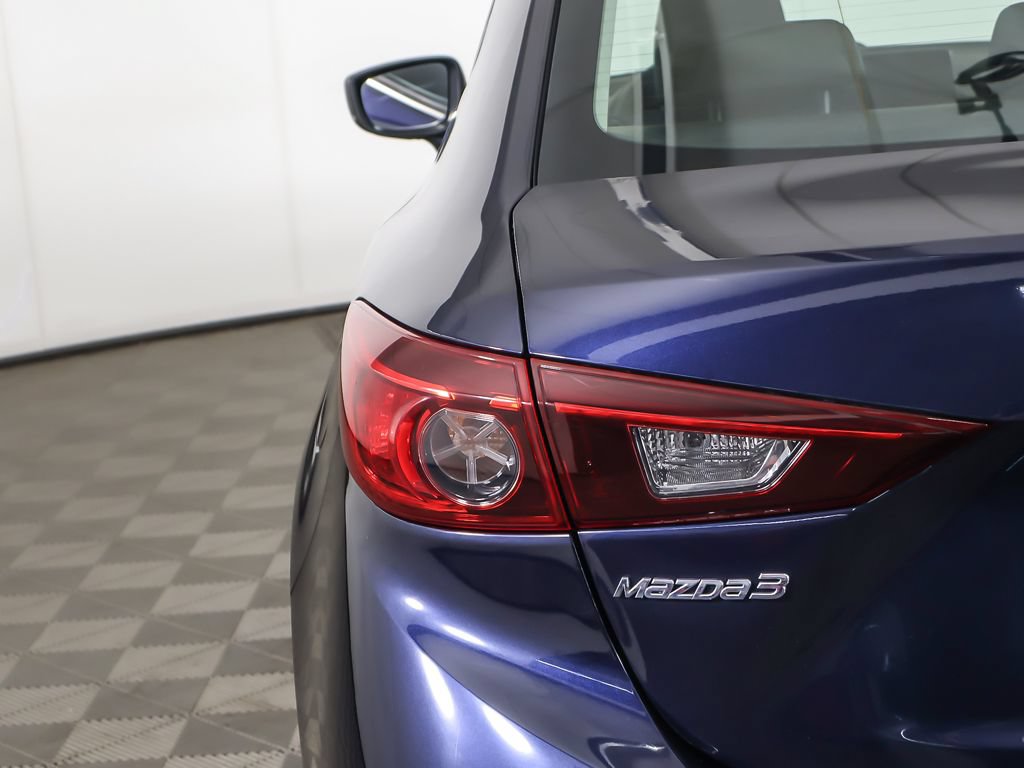 Used 2018 MAZDA MAZDA3 Sport w/ Preferred Equipment Package FWD image 12