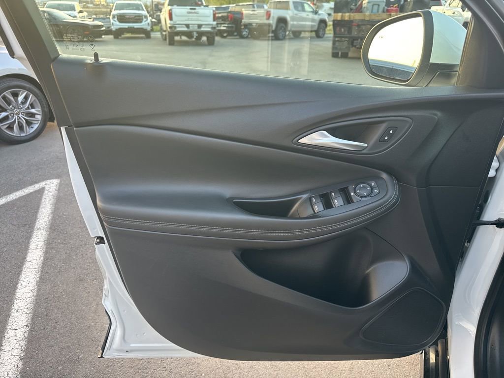 Used 2024 Buick Encore GX Sport Touring w/ Advanced Technology Package image 10