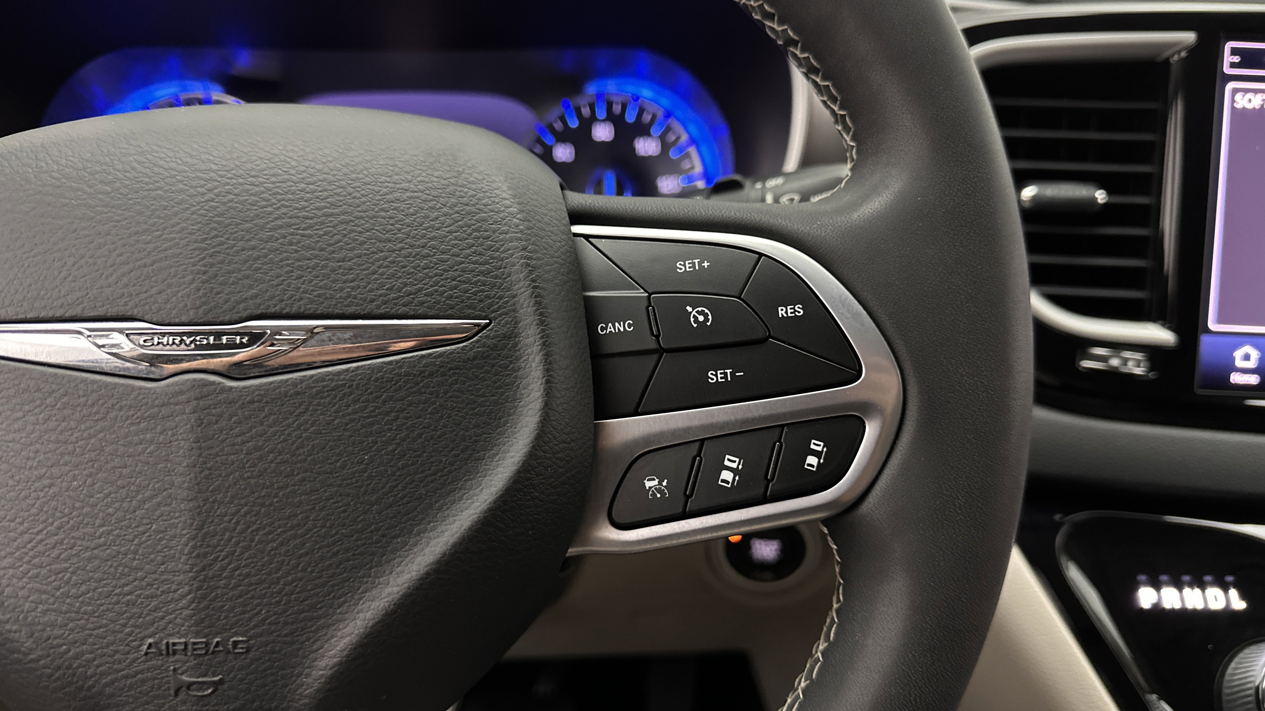 Used 2022 Chrysler Pacifica Touring-L FWD image 19
