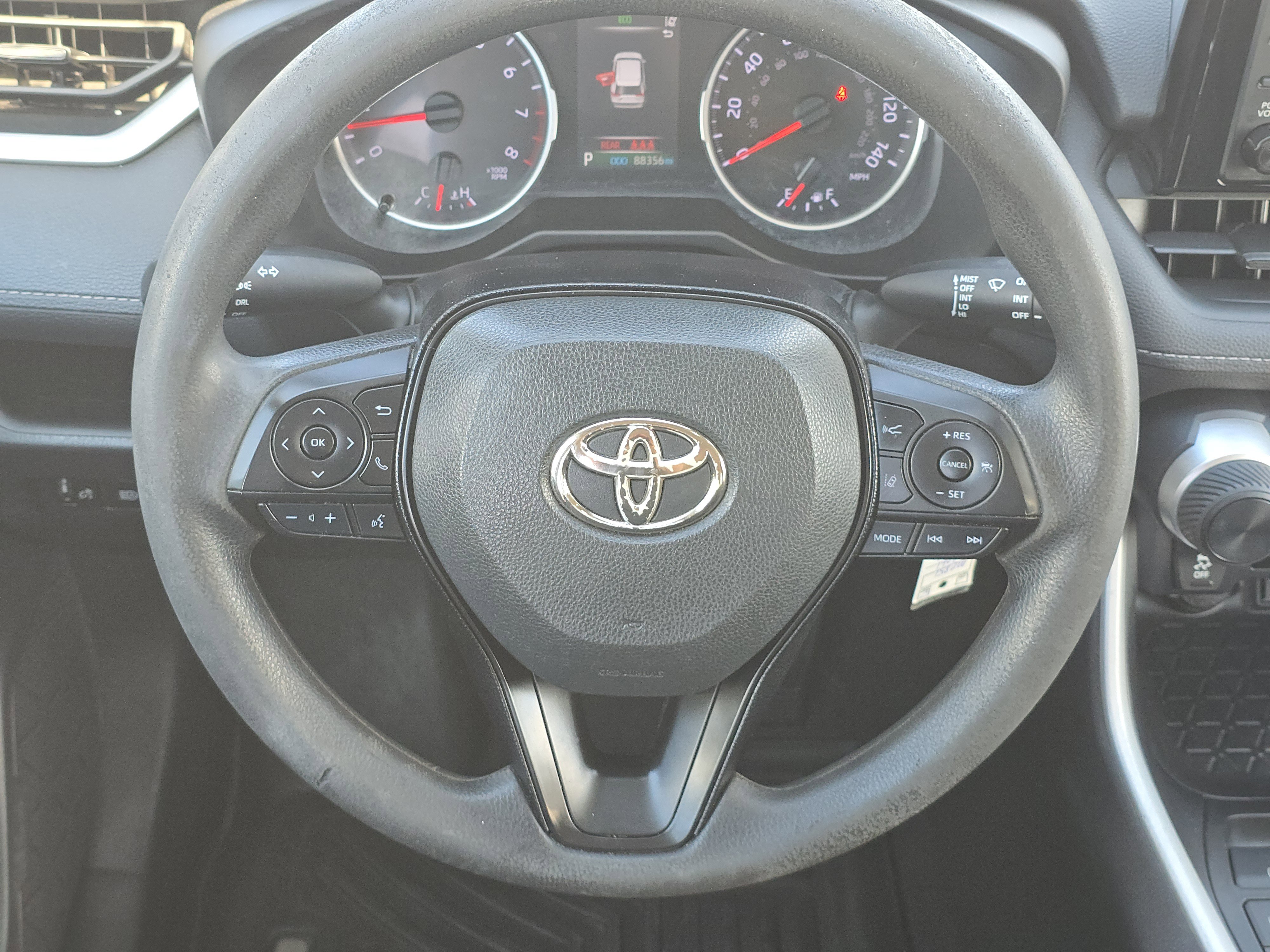 Used 2021 Toyota RAV4 LE image 13